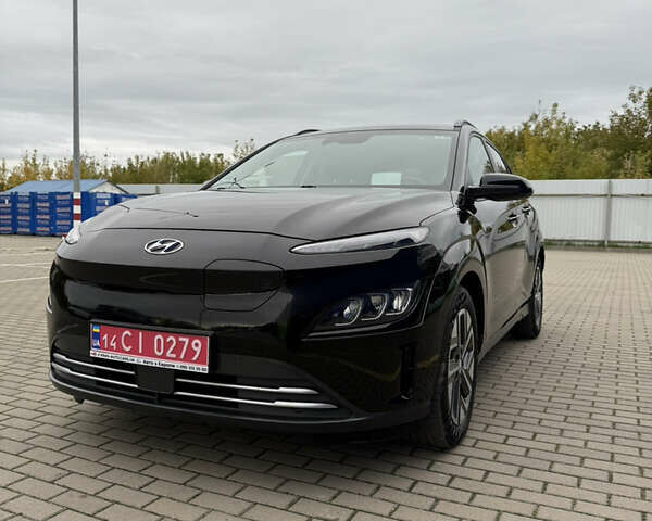 Черный Хендай Kona, объемом двигателя 0 л и пробегом 156 тыс. км за 19800 $, фото 1 на Automoto.ua