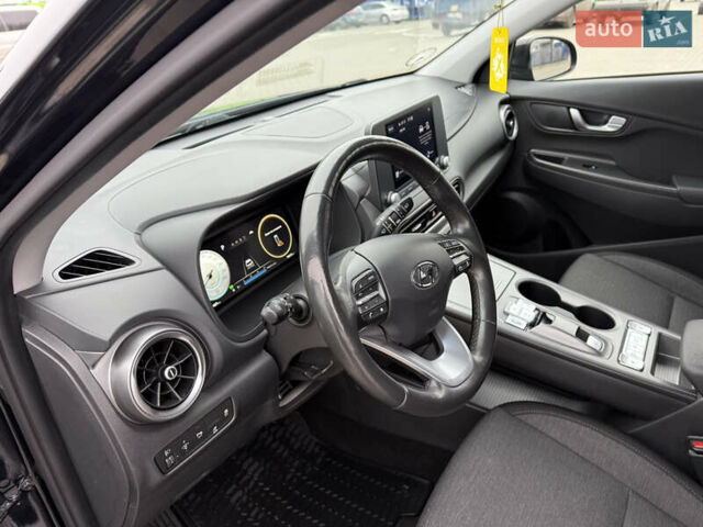 Черный Хендай Kona, объемом двигателя 0 л и пробегом 74 тыс. км за 20900 $, фото 11 на Automoto.ua