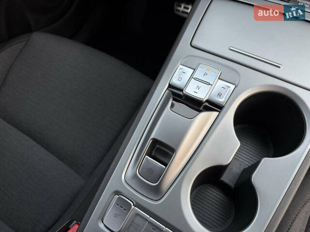 Чорний Хендай Kona, об'ємом двигуна 0 л та пробігом 16 тис. км за 18000 $, фото 17 на Automoto.ua