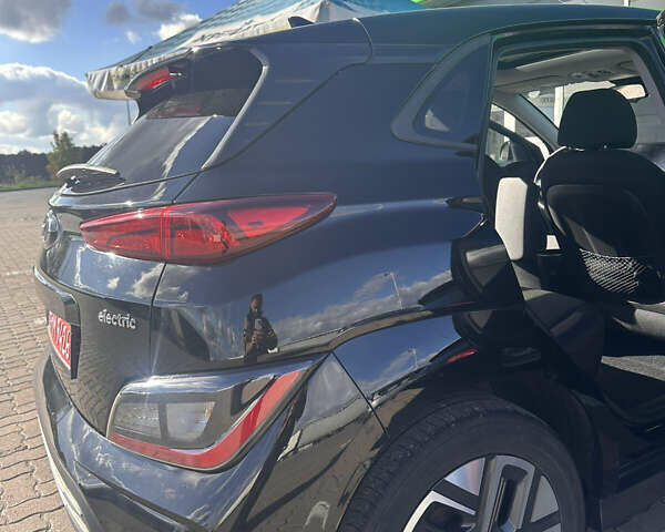 Черный Хендай Kona, объемом двигателя 0 л и пробегом 42 тыс. км за 18500 $, фото 11 на Automoto.ua