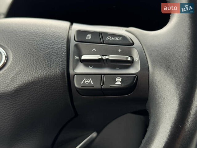 Чорний Хендай Kona, об'ємом двигуна 0 л та пробігом 36 тис. км за 18700 $, фото 4 на Automoto.ua