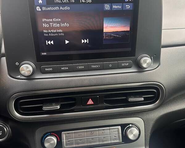 Черный Хендай Kona, объемом двигателя 0 л и пробегом 42 тыс. км за 18500 $, фото 50 на Automoto.ua