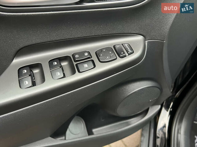 Черный Хендай Kona, объемом двигателя 0 л и пробегом 68 тыс. км за 18500 $, фото 8 на Automoto.ua