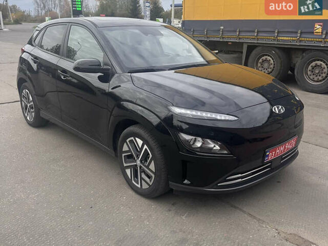 Черный Хендай Kona, объемом двигателя 0 л и пробегом 42 тыс. км за 18500 $, фото 1 на Automoto.ua