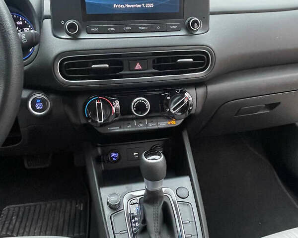 Черный Хендай Kona, объемом двигателя 2 л и пробегом 85 тыс. км за 19000 $, фото 24 на Automoto.ua