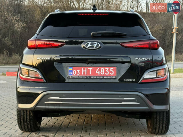 Черный Хендай Kona, объемом двигателя 0 л и пробегом 22 тыс. км за 16999 $, фото 7 на Automoto.ua