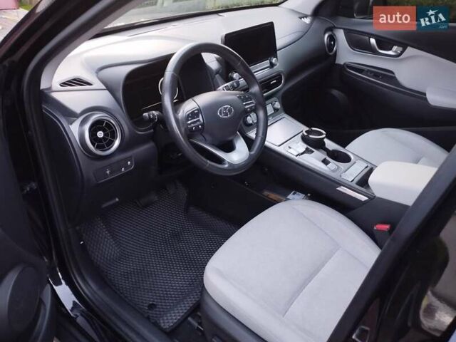 Хендай Kona 2023 у Вінниці на Automoto.ua Чорний Хендай Kona, об'ємом двигуна 0 л та пробігом 63 тис. км за 19400 $, фото 4 на Automoto.ua