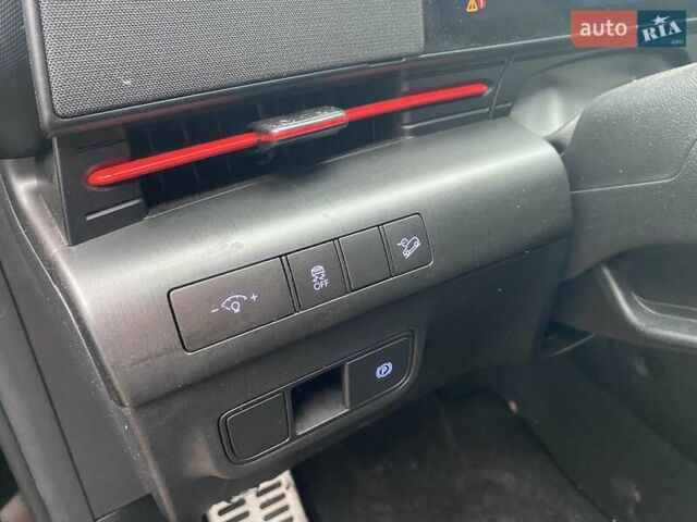 Черный Хендай Kona, объемом двигателя 1.6 л и пробегом 54 тыс. км за 25700 $, фото 17 на Automoto.ua