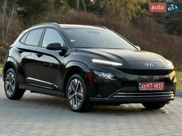 Черный Хендай Kona, объемом двигателя 0 л и пробегом 22 тыс. км за 16999 $, фото 4 на Automoto.ua