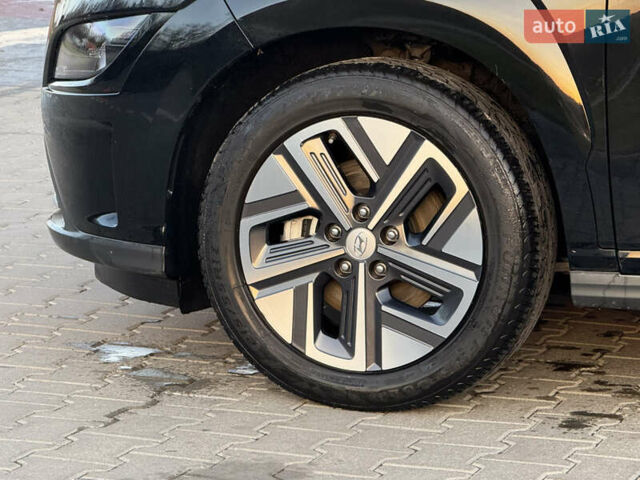 Черный Хендай Kona, объемом двигателя 0 л и пробегом 22 тыс. км за 16999 $, фото 13 на Automoto.ua