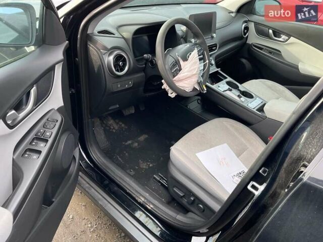 Чорний Хендай Kona, об'ємом двигуна 0 л та пробігом 66 тис. км за 11500 $, фото 8 на Automoto.ua