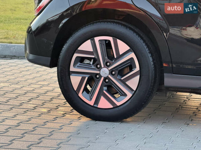 Черный Хендай Kona, объемом двигателя 0 л и пробегом 22 тыс. км за 16999 $, фото 11 на Automoto.ua
