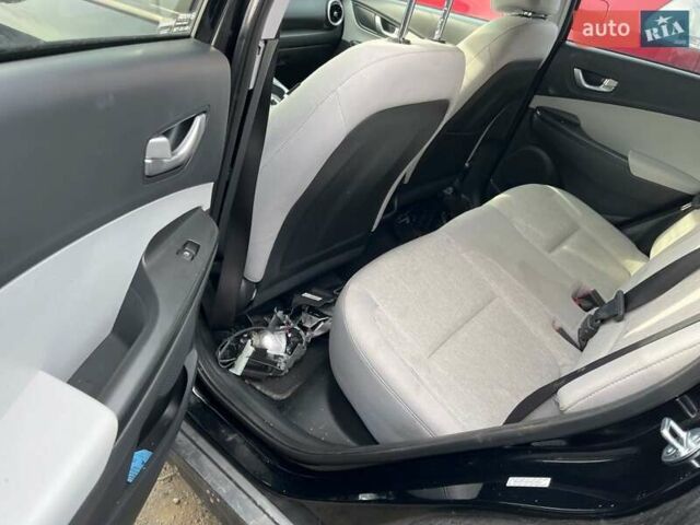 Чорний Хендай Kona, об'ємом двигуна 0 л та пробігом 66 тис. км за 11500 $, фото 7 на Automoto.ua