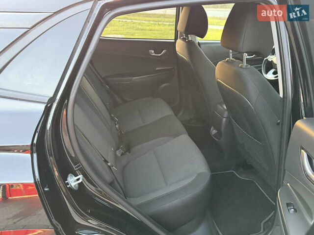 Черный Хендай Kona, объемом двигателя 0 л и пробегом 22 тыс. км за 16999 $, фото 22 на Automoto.ua