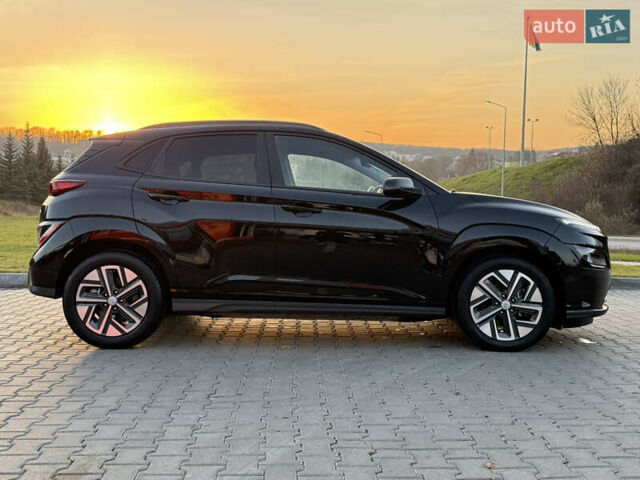 Черный Хендай Kona, объемом двигателя 0 л и пробегом 22 тыс. км за 16999 $, фото 8 на Automoto.ua