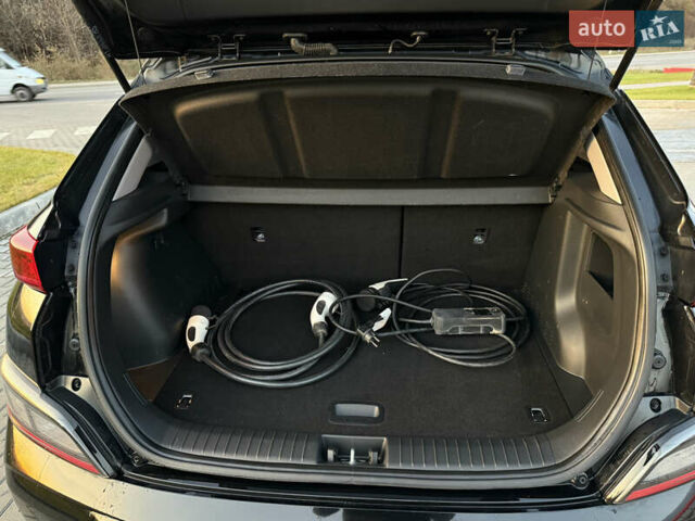 Черный Хендай Kona, объемом двигателя 0 л и пробегом 22 тыс. км за 16999 $, фото 20 на Automoto.ua