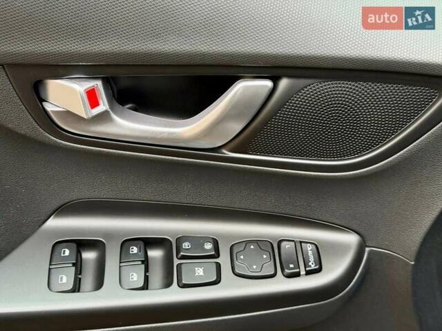 Коричневый Хендай Kona, объемом двигателя 0 л и пробегом 46 тыс. км за 17700 $, фото 18 на Automoto.ua