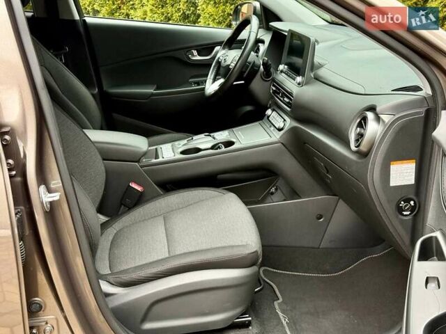 Коричневый Хендай Kona, объемом двигателя 0 л и пробегом 46 тыс. км за 17700 $, фото 27 на Automoto.ua