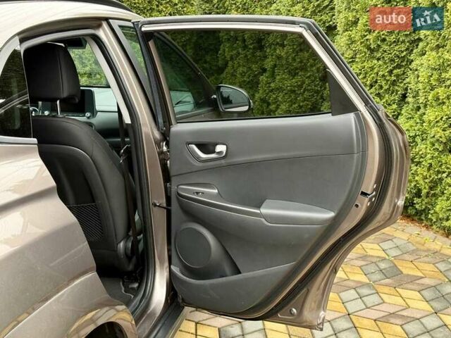 Коричневый Хендай Kona, объемом двигателя 0 л и пробегом 46 тыс. км за 17700 $, фото 24 на Automoto.ua