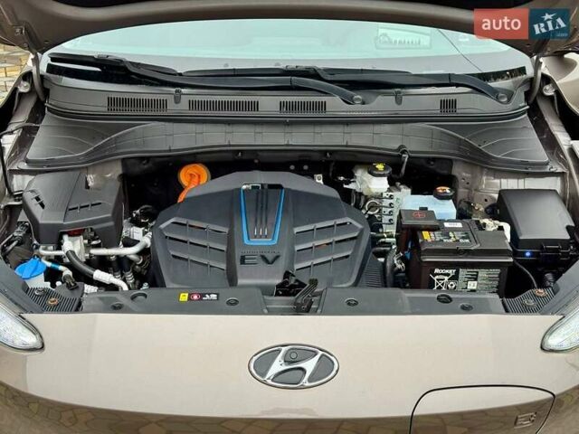 Коричневый Хендай Kona, объемом двигателя 0 л и пробегом 46 тыс. км за 17700 $, фото 42 на Automoto.ua