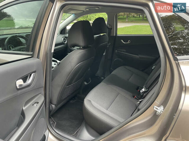 Коричневый Хендай Kona, объемом двигателя 0 л и пробегом 58 тыс. км за 18490 $, фото 20 на Automoto.ua