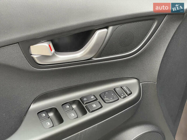 Коричневый Хендай Kona, объемом двигателя 0 л и пробегом 58 тыс. км за 18490 $, фото 12 на Automoto.ua