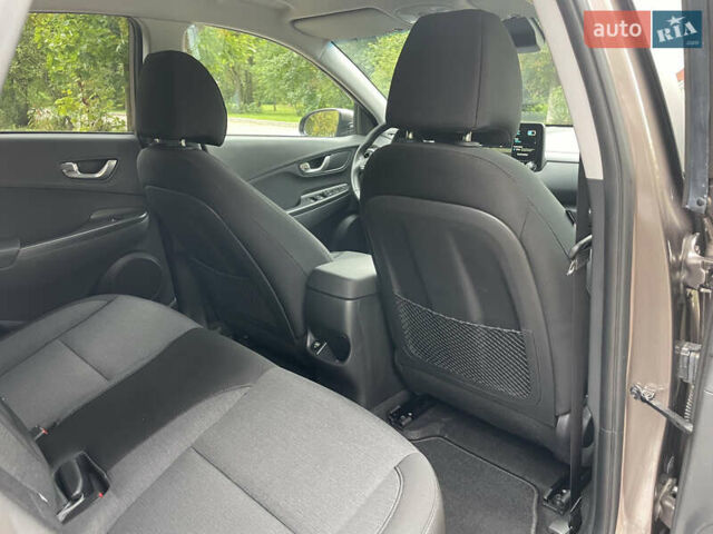 Коричневый Хендай Kona, объемом двигателя 0 л и пробегом 58 тыс. км за 18490 $, фото 24 на Automoto.ua