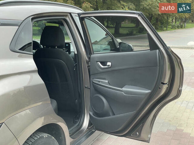 Коричневый Хендай Kona, объемом двигателя 0 л и пробегом 58 тыс. км за 18490 $, фото 22 на Automoto.ua