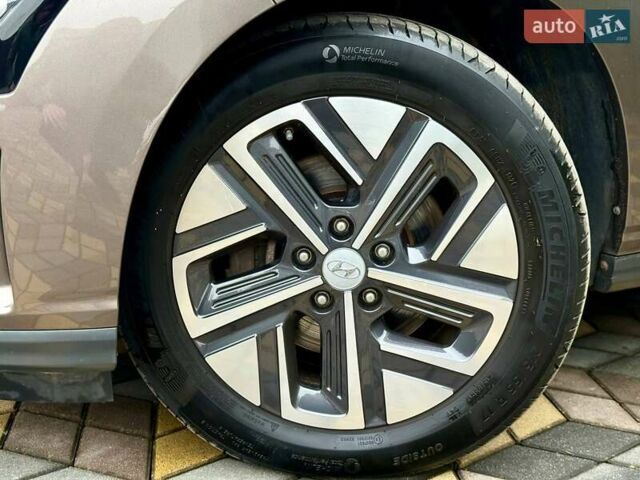 Коричневый Хендай Kona, объемом двигателя 0 л и пробегом 46 тыс. км за 17700 $, фото 7 на Automoto.ua