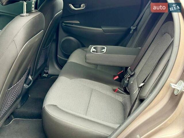 Коричневый Хендай Kona, объемом двигателя 0 л и пробегом 46 тыс. км за 17700 $, фото 23 на Automoto.ua