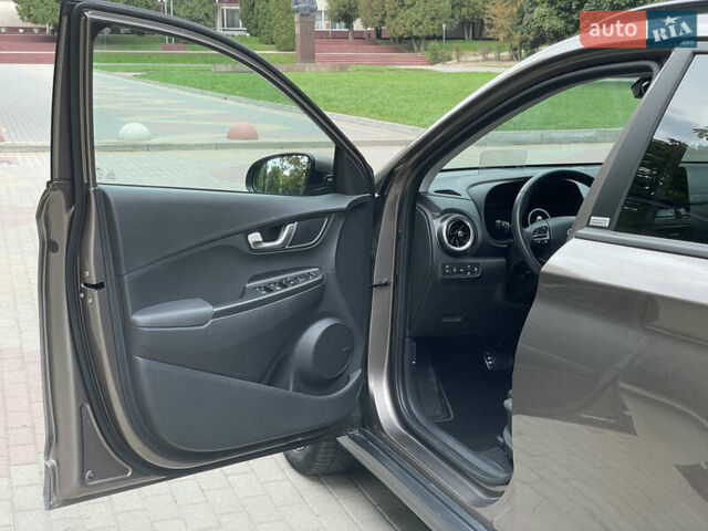 Коричневый Хендай Kona, объемом двигателя 0 л и пробегом 58 тыс. км за 18490 $, фото 11 на Automoto.ua