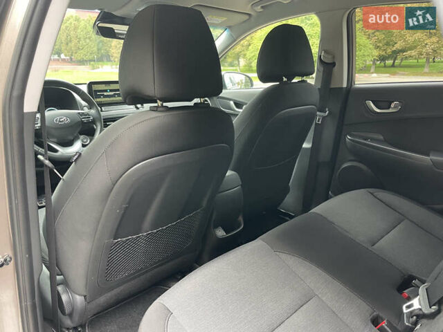 Коричневый Хендай Kona, объемом двигателя 0 л и пробегом 58 тыс. км за 18490 $, фото 21 на Automoto.ua