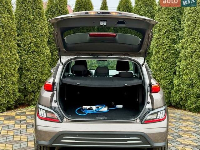 Коричневый Хендай Kona, объемом двигателя 0 л и пробегом 46 тыс. км за 17700 $, фото 13 на Automoto.ua