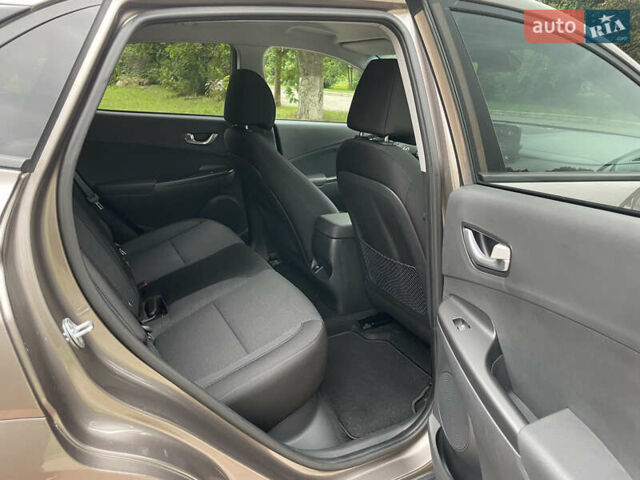 Коричневый Хендай Kona, объемом двигателя 0 л и пробегом 58 тыс. км за 18490 $, фото 23 на Automoto.ua