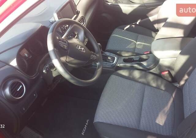 Червоний Хендай Kona, об'ємом двигуна 2 л та пробігом 42 тис. км за 17300 $, фото 5 на Automoto.ua
