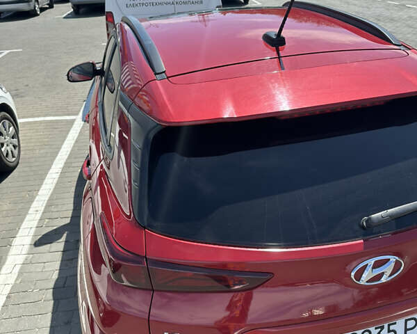 Червоний Хендай Kona, об'ємом двигуна 2 л та пробігом 55 тис. км за 18000 $, фото 2 на Automoto.ua