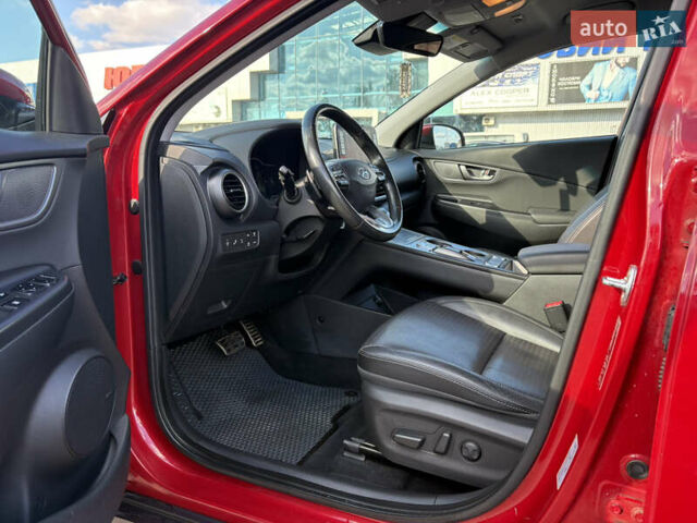 Хендай Kona 2018 в Ковель на Automoto.ua Красный Хендай Kona, объемом двигателя 0 л и пробегом 118 тыс. км за 18200 $, фото 10 на Automoto.ua