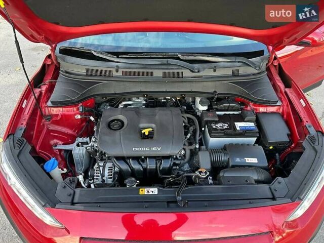 Красный Хендай Kona, объемом двигателя 2 л и пробегом 179 тыс. км за 13500 $, фото 35 на Automoto.ua