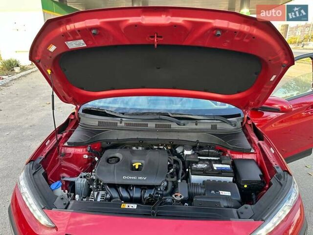 Красный Хендай Kona, объемом двигателя 2 л и пробегом 179 тыс. км за 13500 $, фото 36 на Automoto.ua