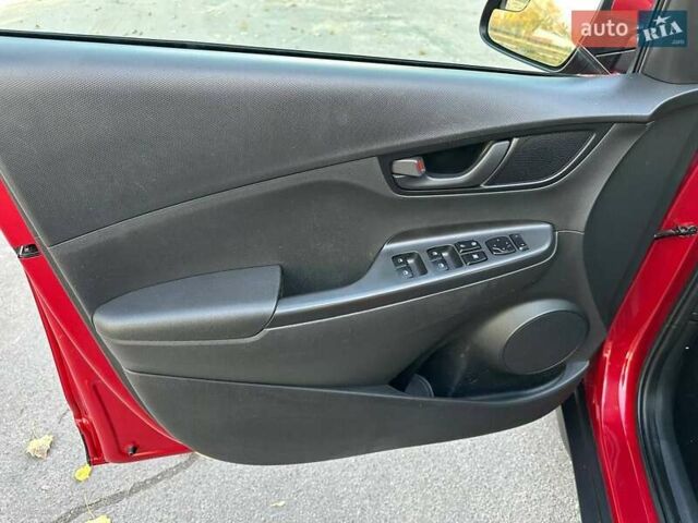 Красный Хендай Kona, объемом двигателя 2 л и пробегом 179 тыс. км за 13500 $, фото 13 на Automoto.ua