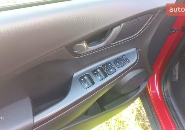 Червоний Хендай Kona, об'ємом двигуна 2 л та пробігом 42 тис. км за 17300 $, фото 6 на Automoto.ua