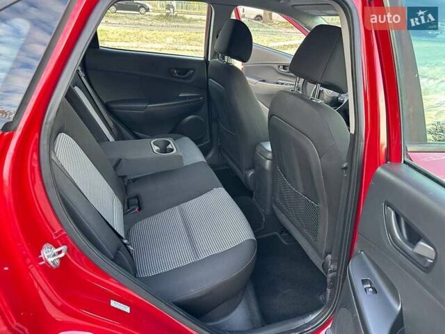 Красный Хендай Kona, объемом двигателя 2 л и пробегом 179 тыс. км за 13500 $, фото 27 на Automoto.ua