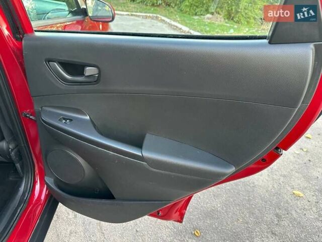 Красный Хендай Kona, объемом двигателя 2 л и пробегом 179 тыс. км за 13500 $, фото 33 на Automoto.ua