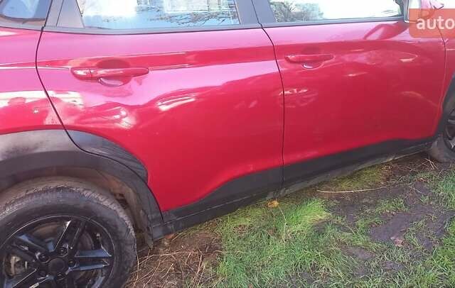 Червоний Хендай Kona, об'ємом двигуна 2 л та пробігом 42 тис. км за 17300 $, фото 2 на Automoto.ua