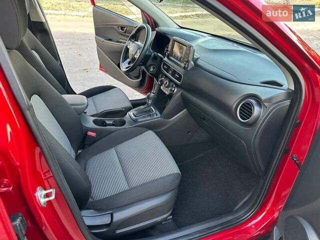 Красный Хендай Kona, объемом двигателя 2 л и пробегом 179 тыс. км за 13500 $, фото 30 на Automoto.ua