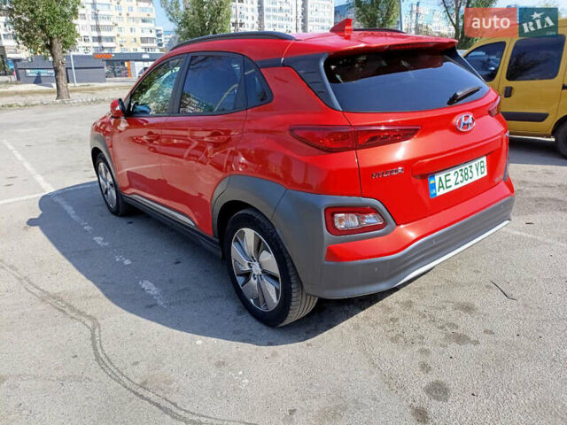 Красный Хендай Kona, объемом двигателя 0 л и пробегом 146 тыс. км за 20500 $, фото 6 на Automoto.ua