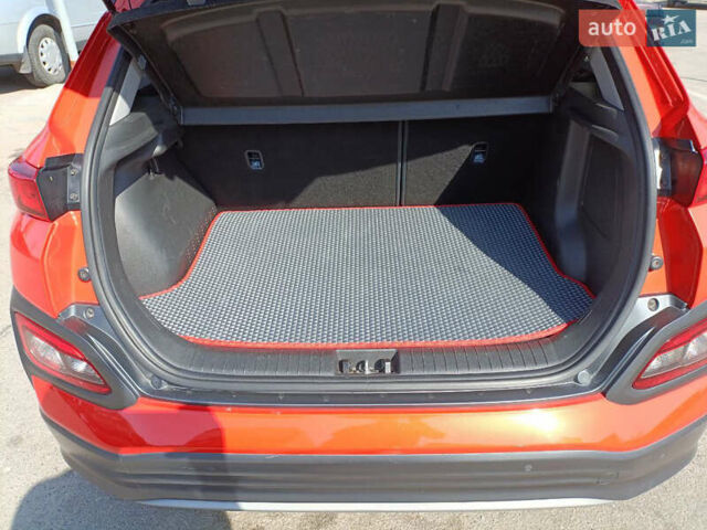 Красный Хендай Kona, объемом двигателя 0 л и пробегом 146 тыс. км за 20500 $, фото 11 на Automoto.ua