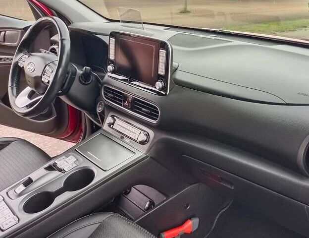 Червоний Хендай Kona, об'ємом двигуна 0 л та пробігом 156 тис. км за 16850 $, фото 23 на Automoto.ua