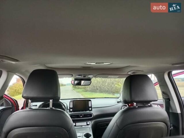 Червоний Хендай Kona, об'ємом двигуна 0 л та пробігом 156 тис. км за 16850 $, фото 31 на Automoto.ua