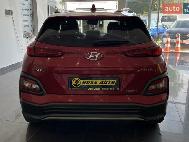 Червоний Хендай Kona, об'ємом двигуна 0 л та пробігом 103 тис. км за 18000 $, фото 5 на Automoto.ua